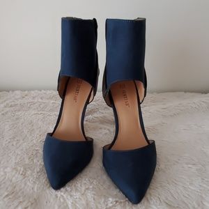 **NEW/NEVER WORN** Teal Ankle Cuff Heels